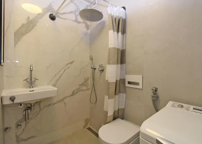 Antica 아파트 풀라