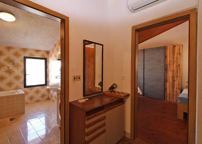 Antica 아파트 풀라