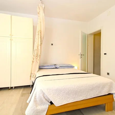 Antica Apartman *